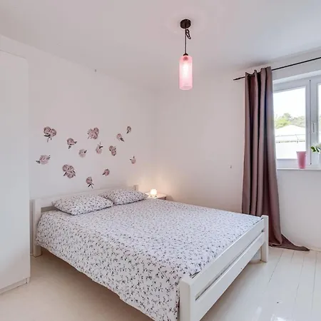 Seaside House With A Swimming Pool Pasadur, - 15847 *